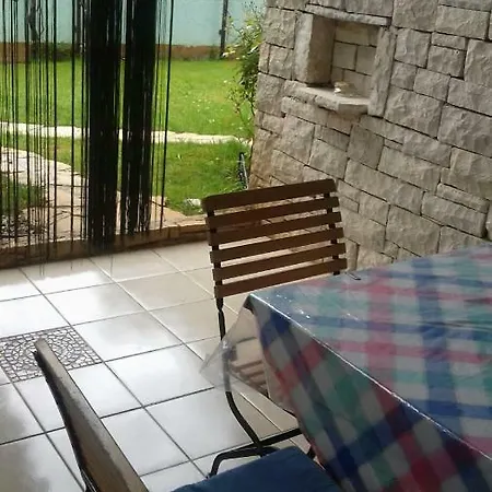 Appartement And *